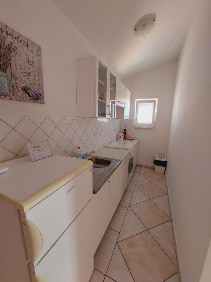 Apartment house Helena Primošten Buitenkant foto