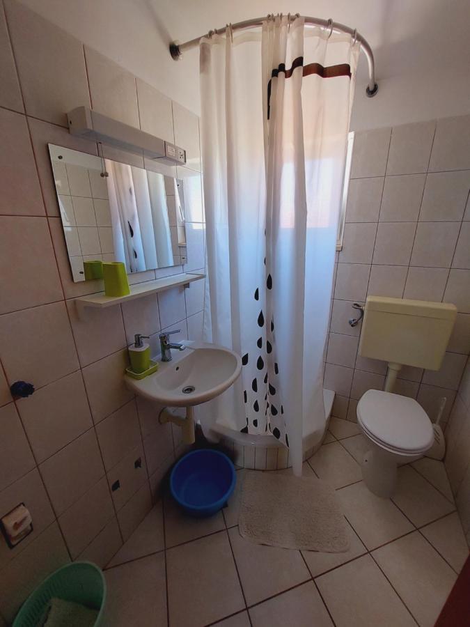 Apartment house Helena Primošten Buitenkant foto