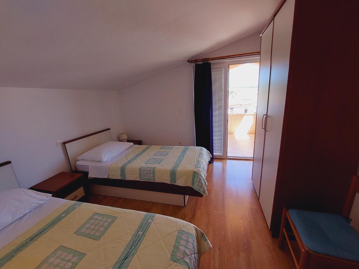 Apartment house Helena Primošten Buitenkant foto